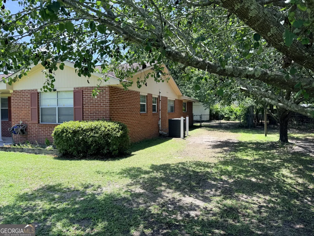 231 Auburn ST Baxley, GA 31513