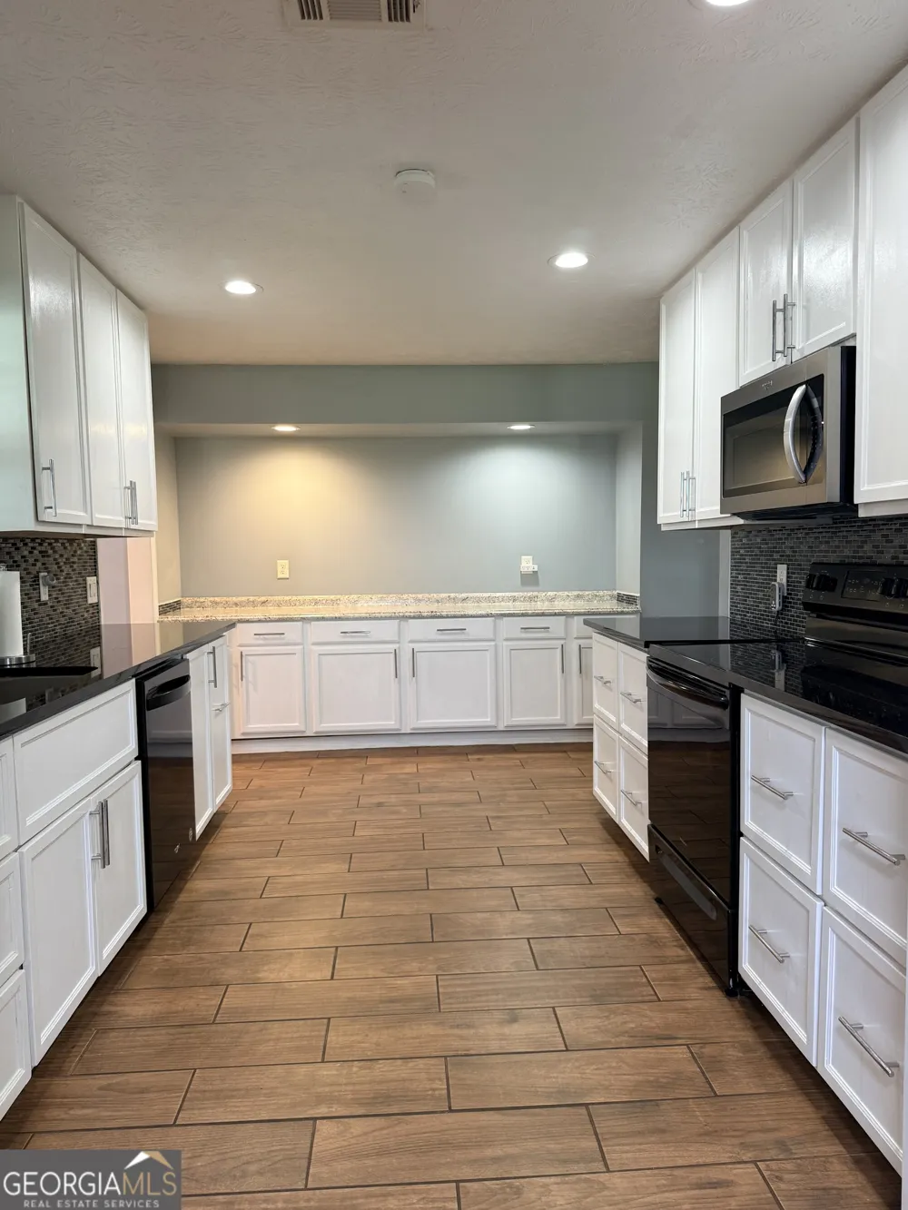 231 Auburn ST Baxley, GA 31513