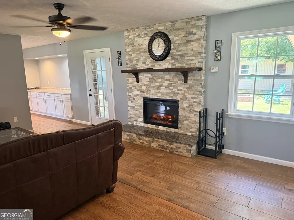 231 Auburn ST Baxley, GA 31513