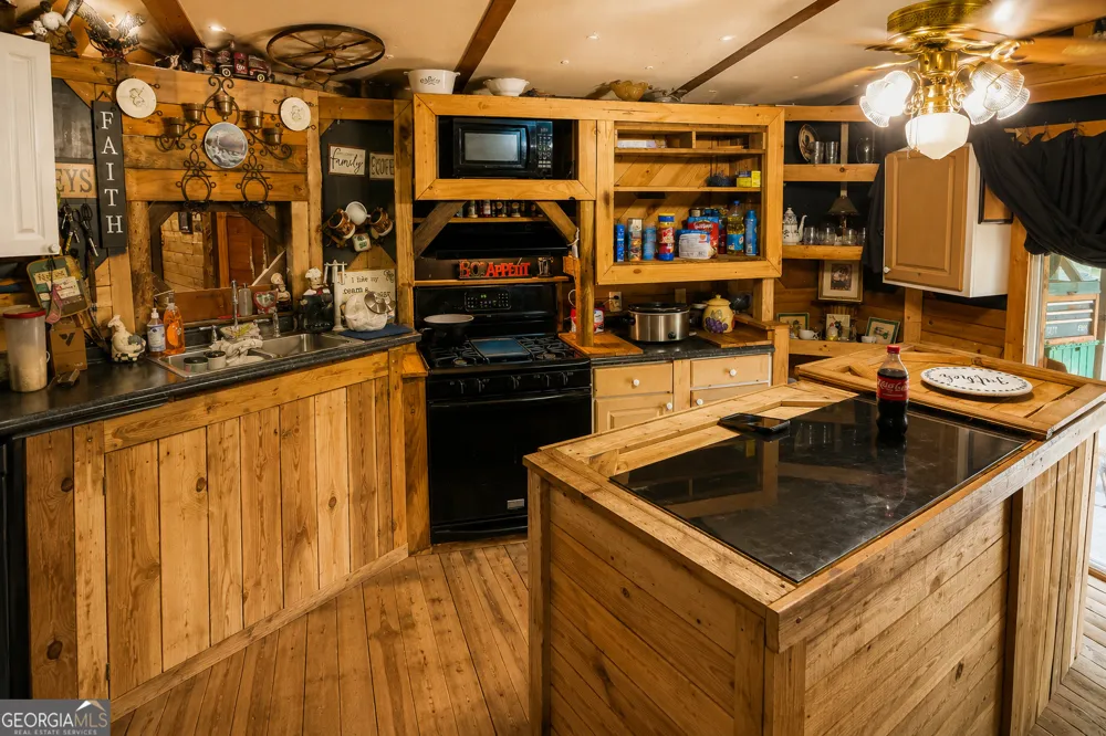 131 Laurel TRCE Carrollton, GA 30116