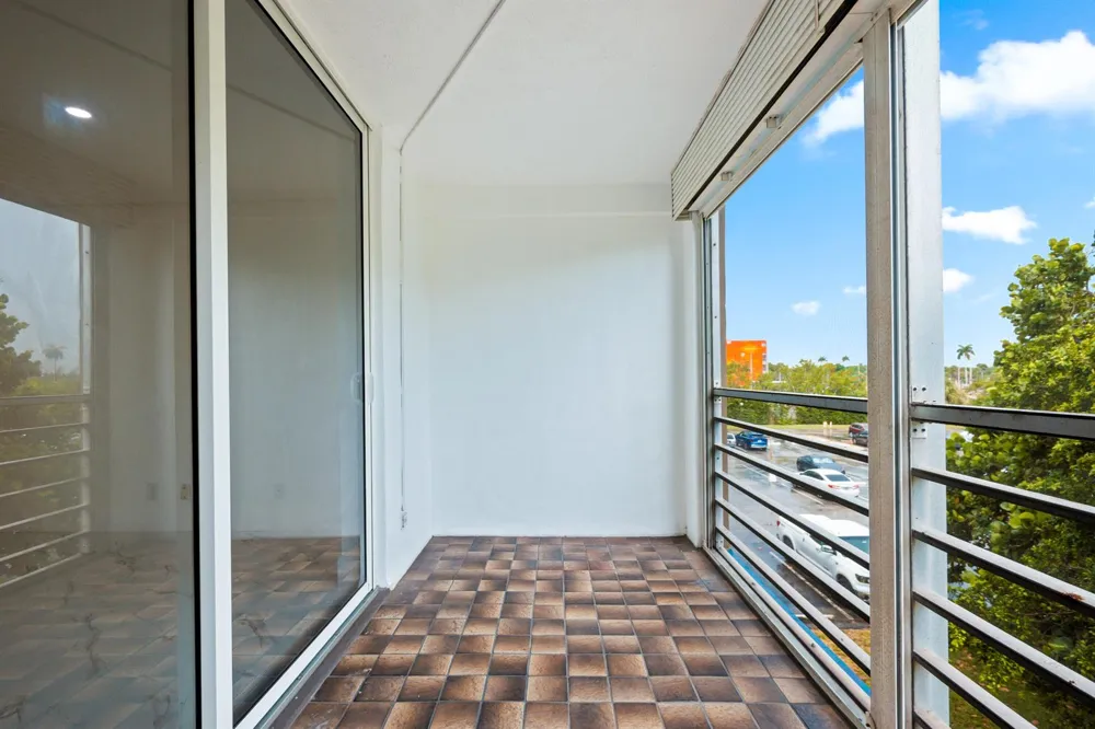 501 E DANIA BEACH BOULEVARD #5-3F Dania Beach, FL 33004