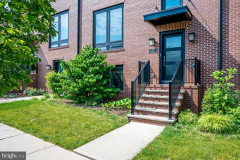 5 E HARTWICK DRIVE