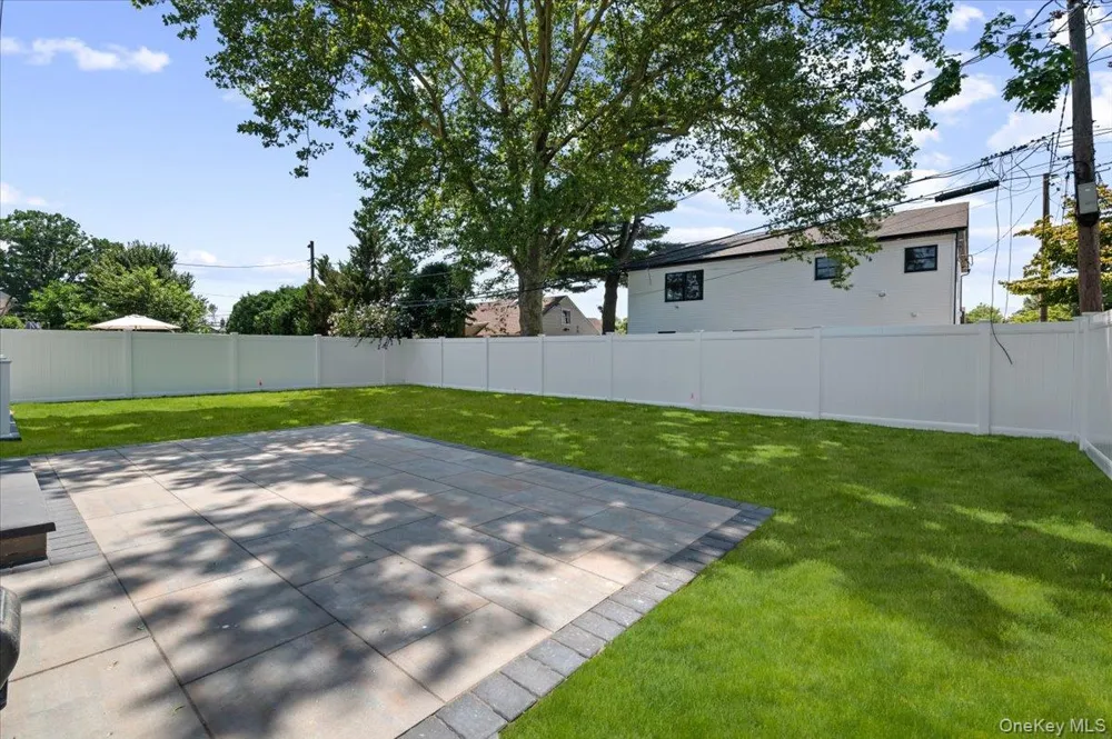 517 Corral Run Bethpage, NY 11714