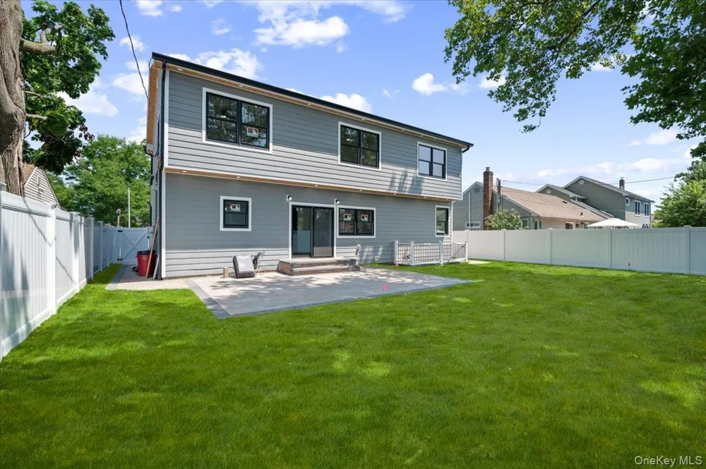517 Corral Run Bethpage, NY 11714