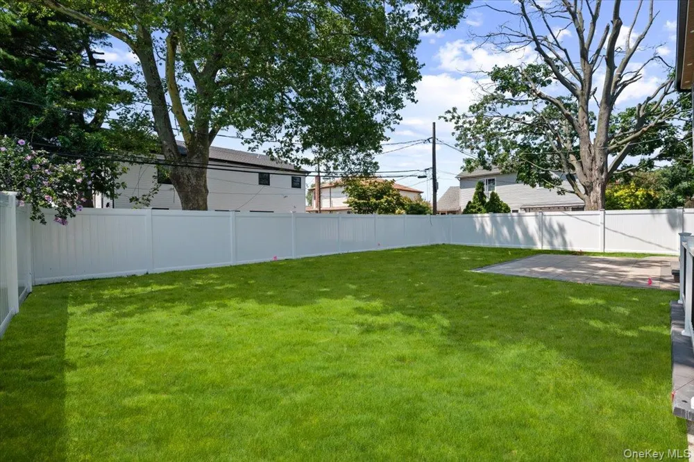517 Corral Run Bethpage, NY 11714