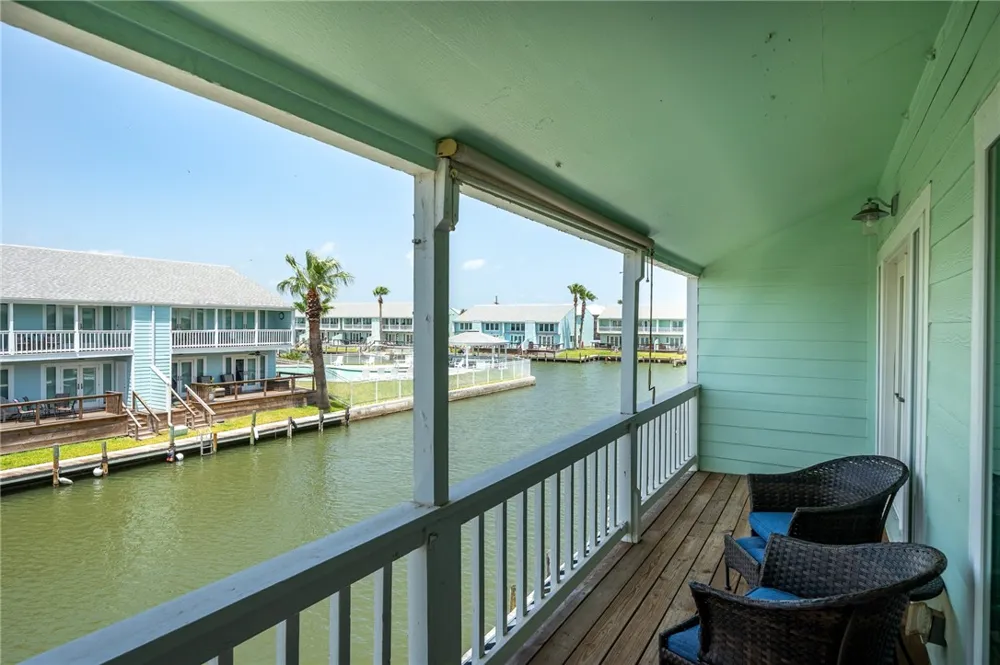 609 Lauderdale Drive Rockport, TX 78382