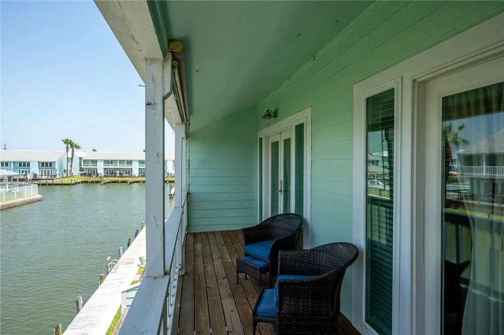 609 Lauderdale Drive Rockport, TX 78382