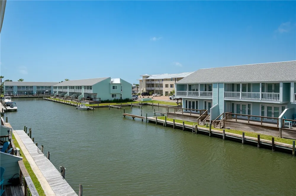 609 Lauderdale Drive Rockport, TX 78382