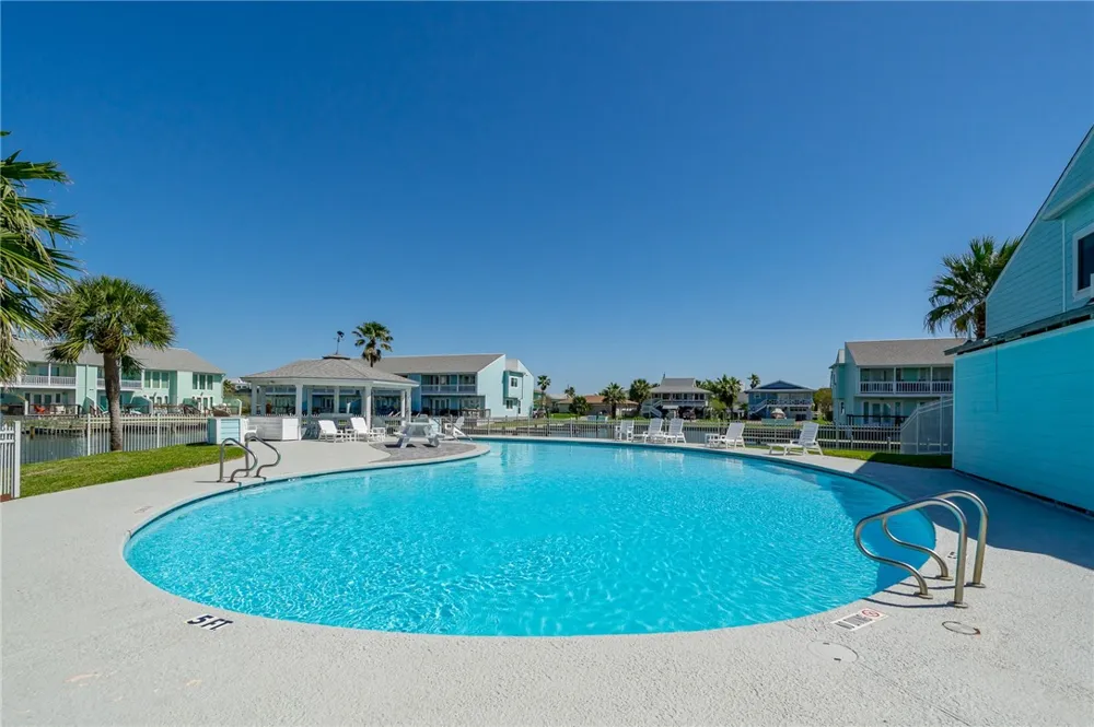 609 Lauderdale Drive Rockport, TX 78382