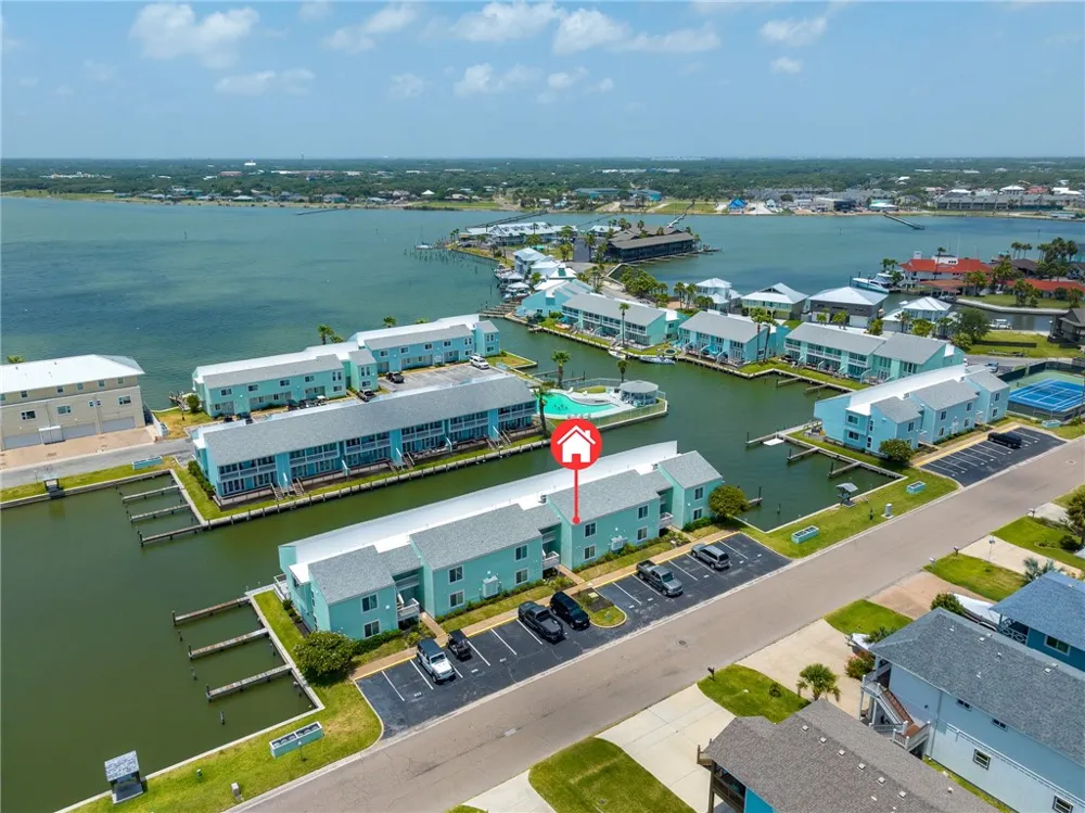 609 Lauderdale Drive Rockport, TX 78382