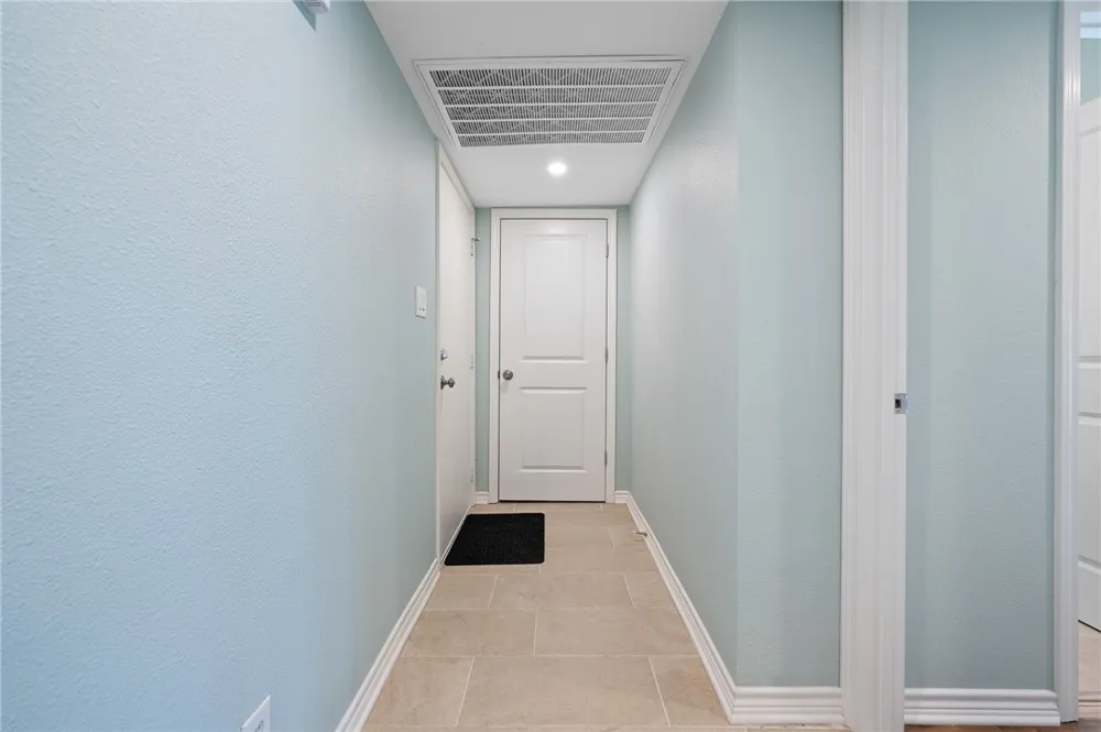609 Lauderdale Drive Rockport, TX 78382