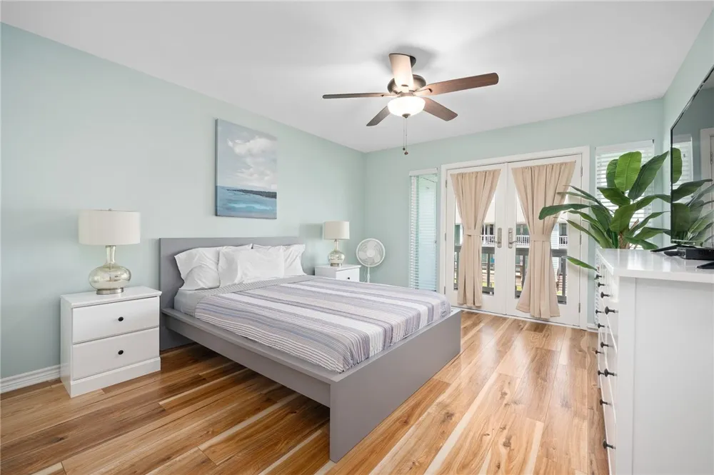 609 Lauderdale Drive Rockport, TX 78382