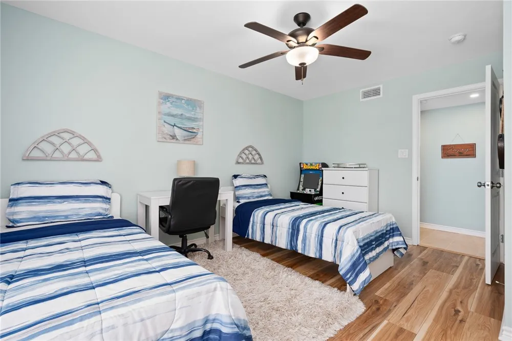 609 Lauderdale Drive Rockport, TX 78382