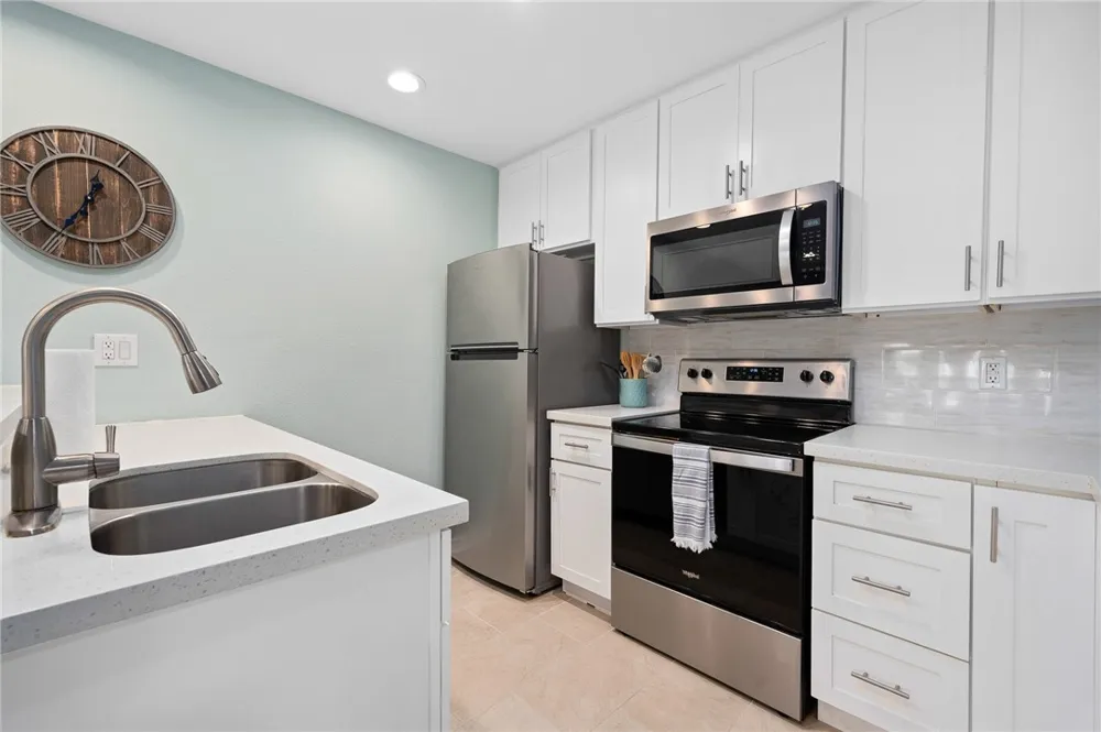 609 Lauderdale Drive Rockport, TX 78382