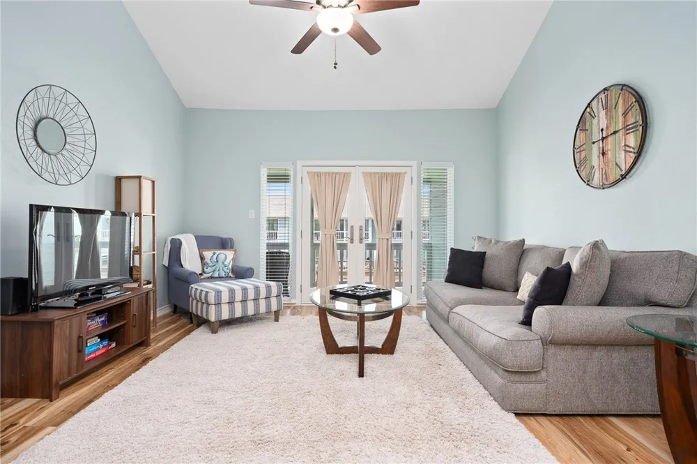 609 Lauderdale Drive Rockport, TX 78382