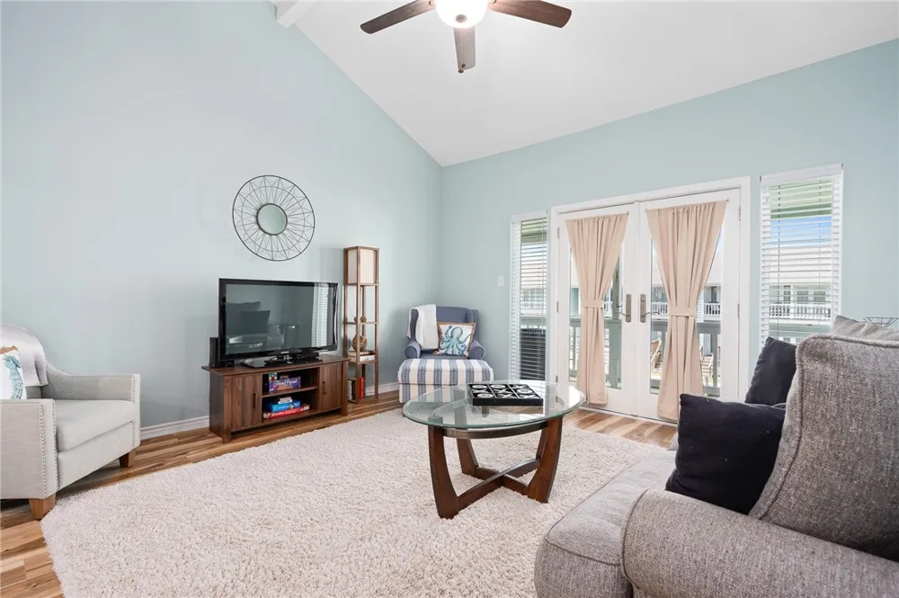 609 Lauderdale Drive Rockport, TX 78382