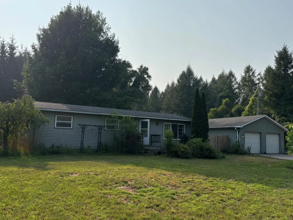 6003 Oceana Drive Hart, MI 49420
