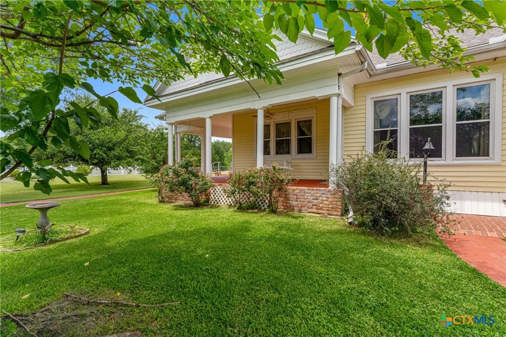 2967 S Old Robinson Road Lorena, TX 76655
