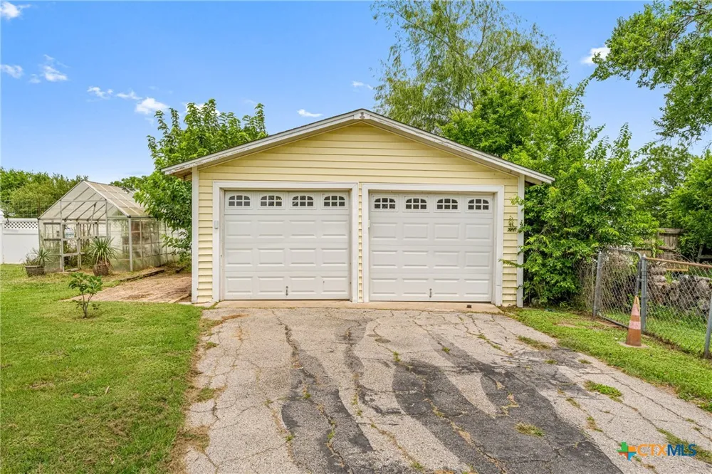 2967 S Old Robinson Road Lorena, TX 76655