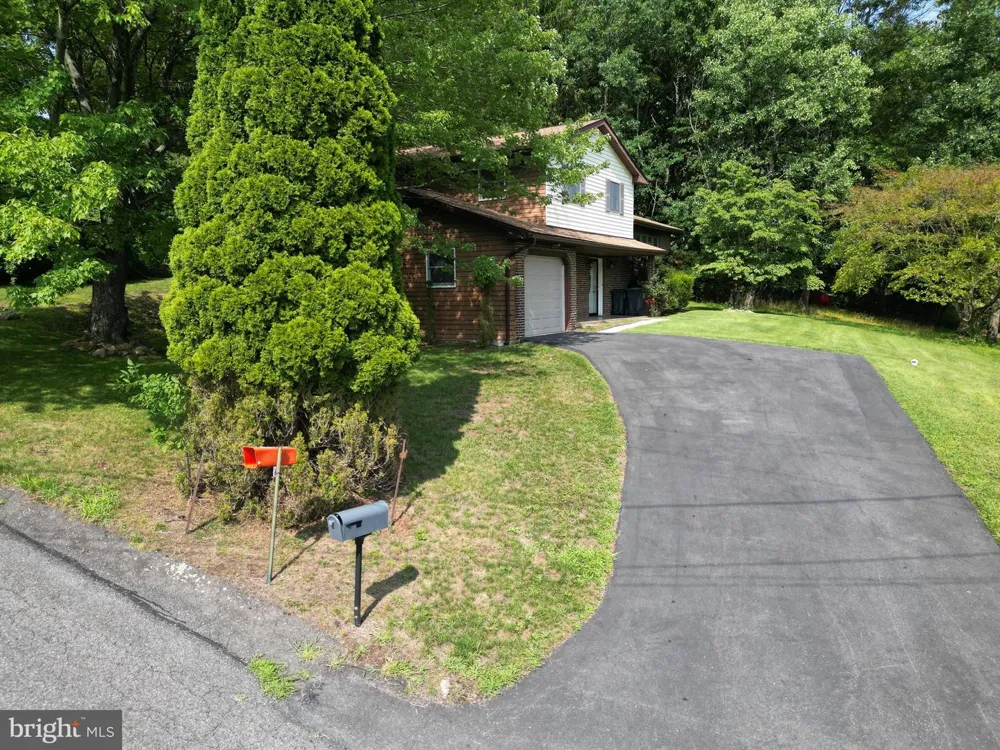 5 RAMSEY CT Ashland, PA 17921