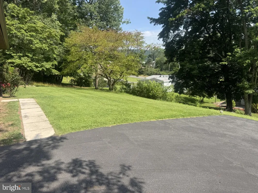 5 RAMSEY CT Ashland, PA 17921