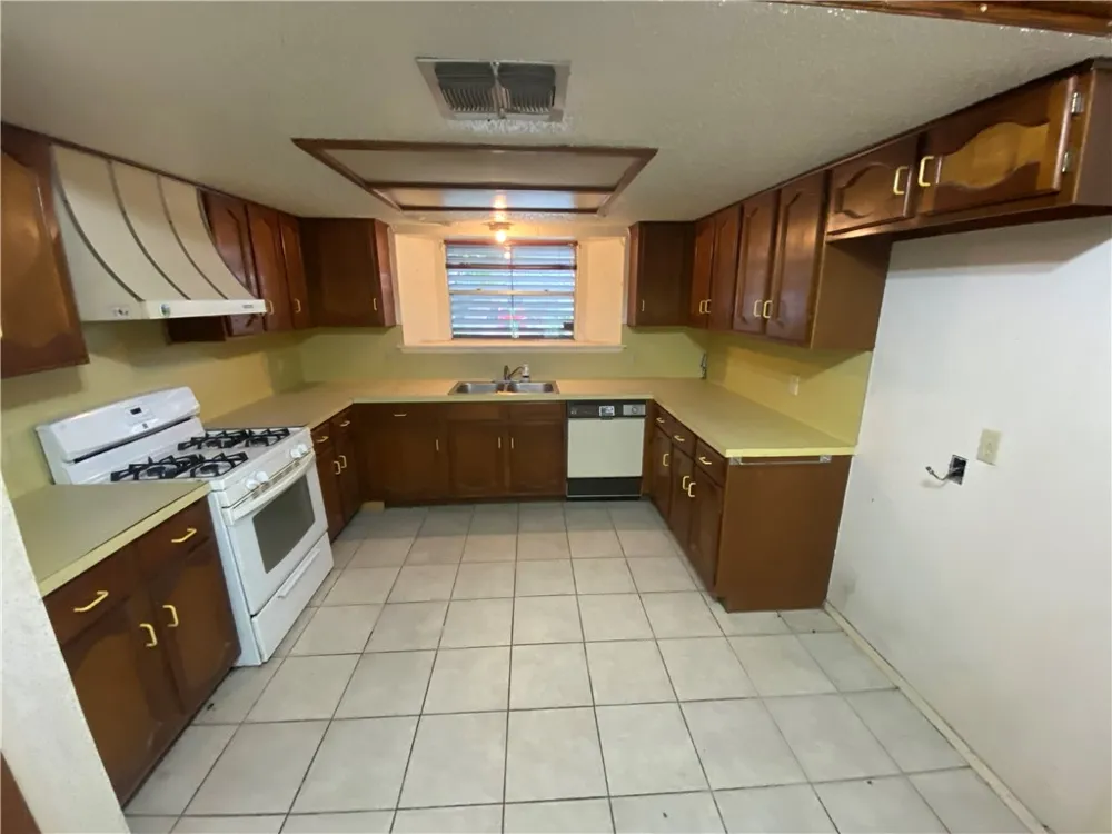 3710 Mendenhall Drive Corpus Christi, TX 78415