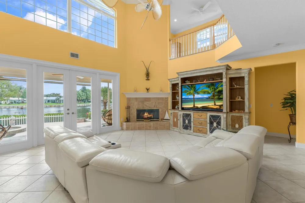 2165 6TH COURT SE Vero Beach, FL 32962