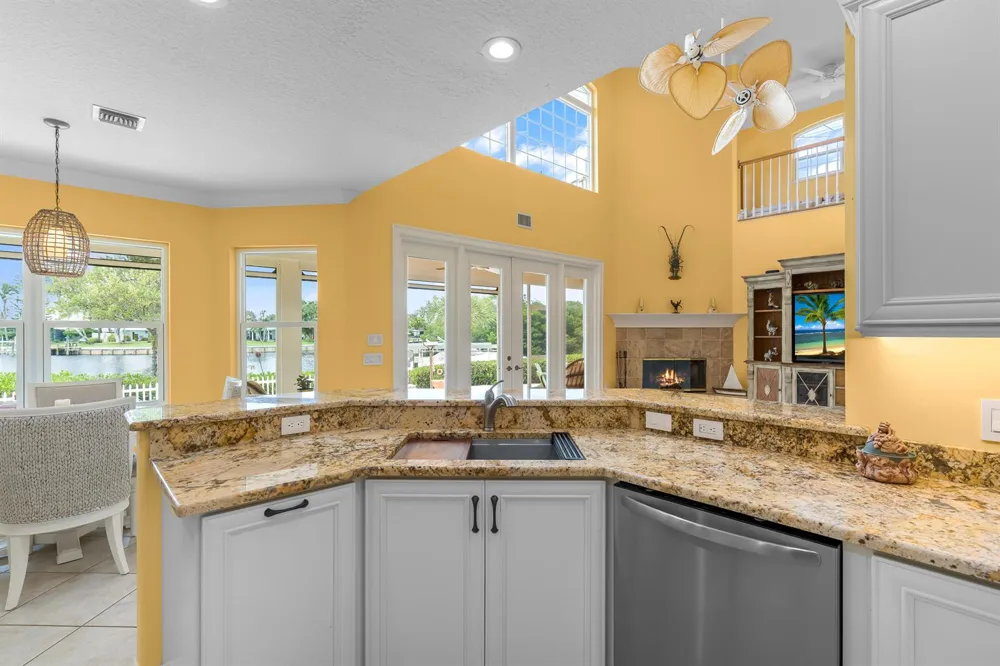 2165 6TH COURT SE Vero Beach, FL 32962