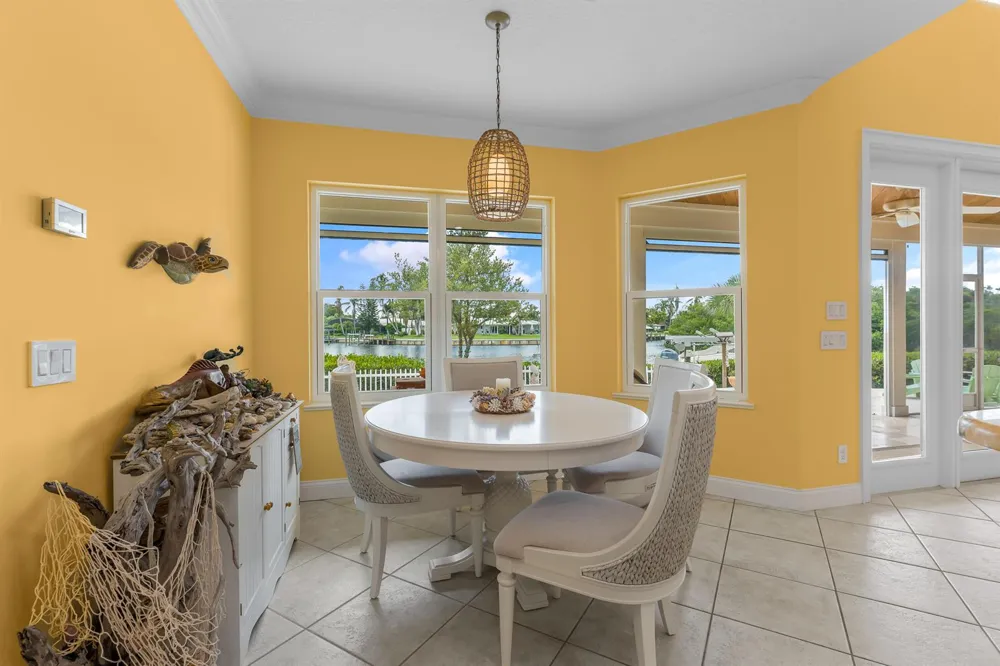 2165 6TH COURT SE Vero Beach, FL 32962