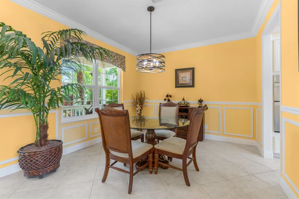 2165 6TH COURT SE Vero Beach, FL 32962