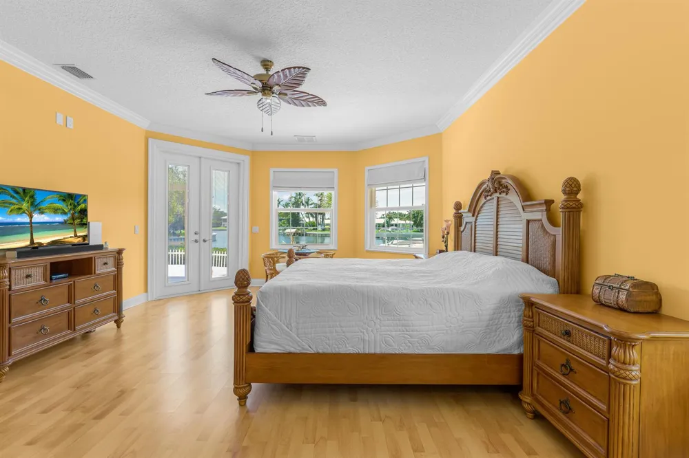 2165 6TH COURT SE Vero Beach, FL 32962