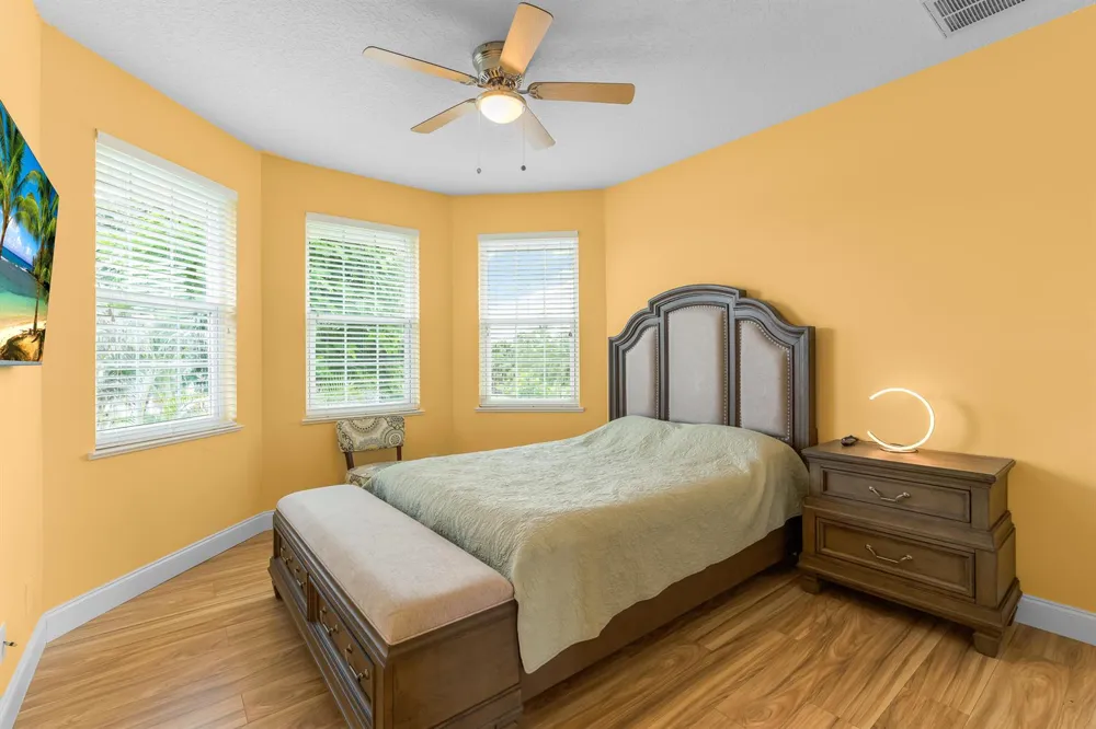 2165 6TH COURT SE Vero Beach, FL 32962
