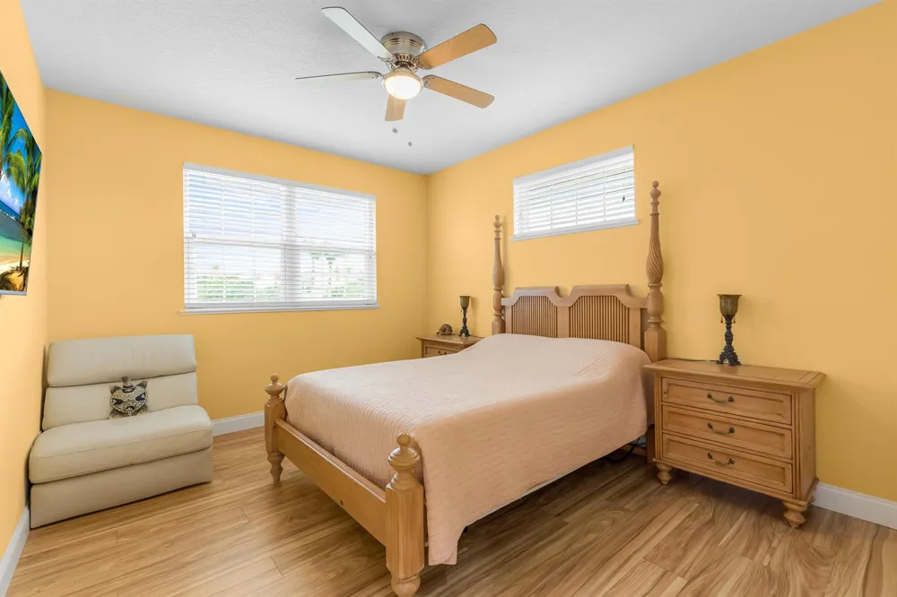2165 6TH COURT SE Vero Beach, FL 32962