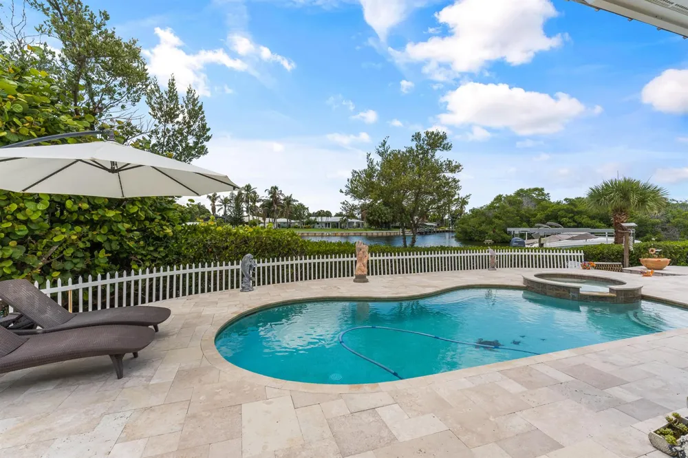 2165 6TH COURT SE Vero Beach, FL 32962