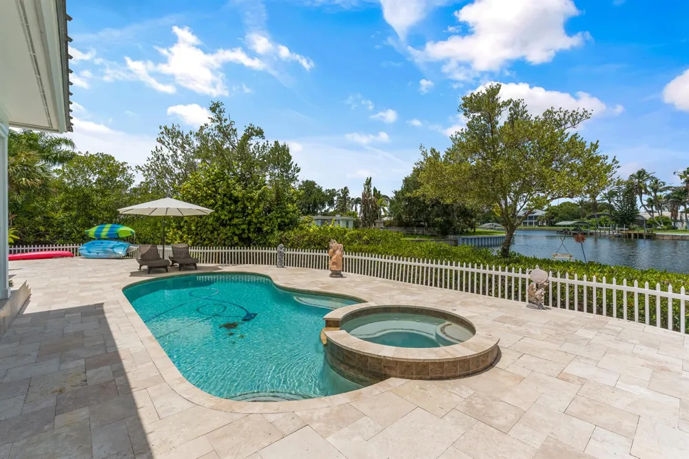 2165 6TH COURT SE Vero Beach, FL 32962