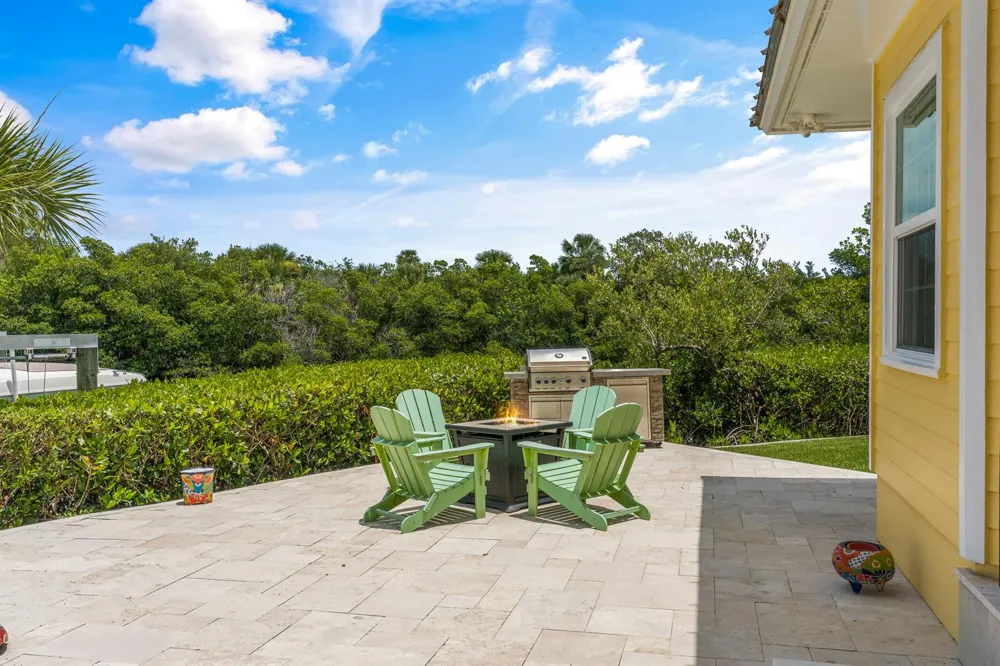 2165 6TH COURT SE Vero Beach, FL 32962