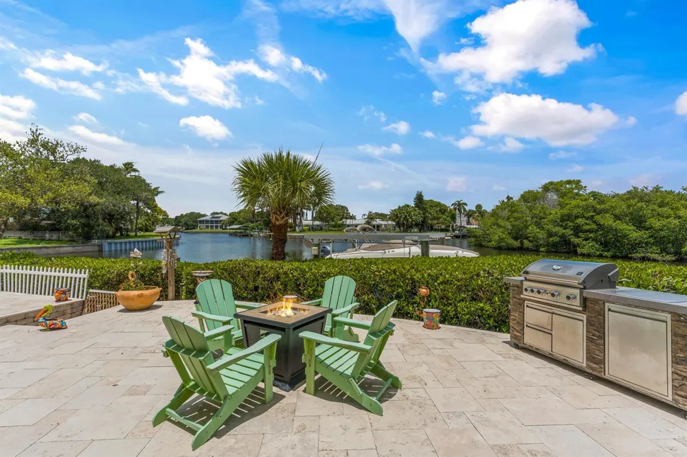 2165 6TH COURT SE Vero Beach, FL 32962