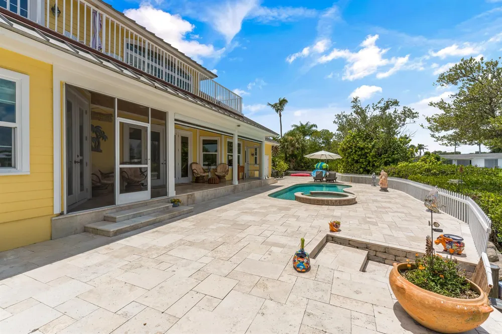 2165 6TH COURT SE Vero Beach, FL 32962