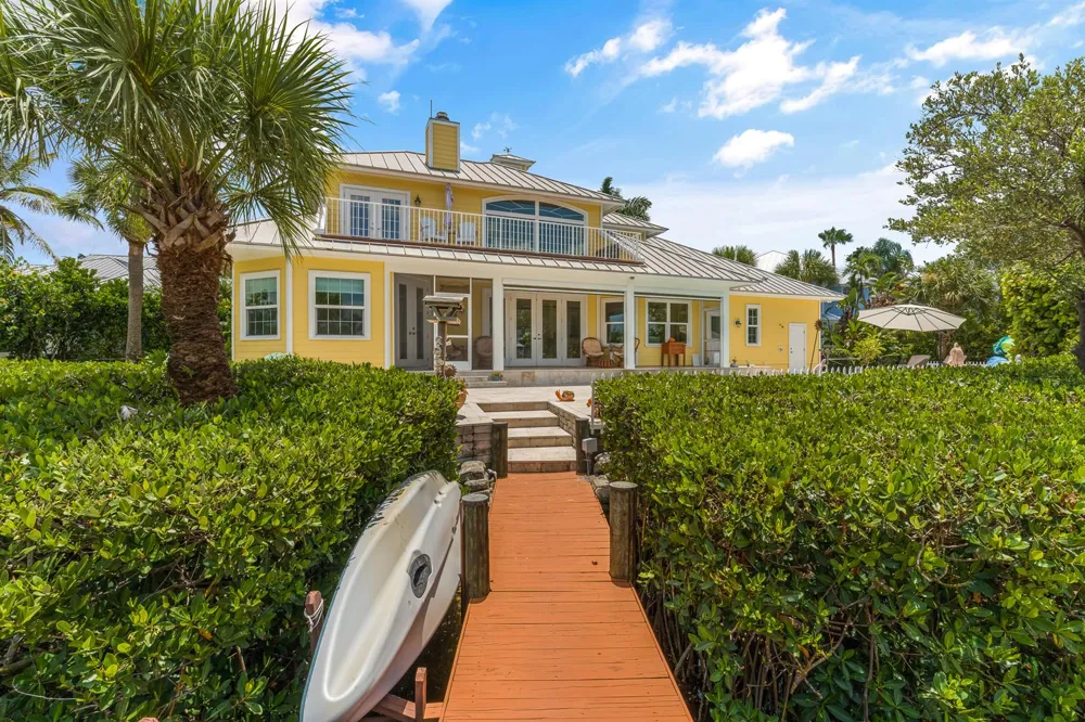 2165 6TH COURT SE Vero Beach, FL 32962