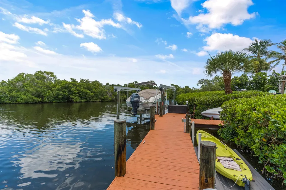 2165 6TH COURT SE Vero Beach, FL 32962