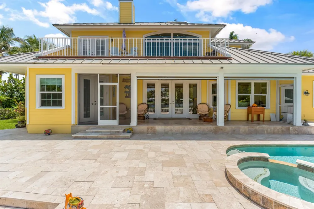 2165 6TH COURT SE Vero Beach, FL 32962
