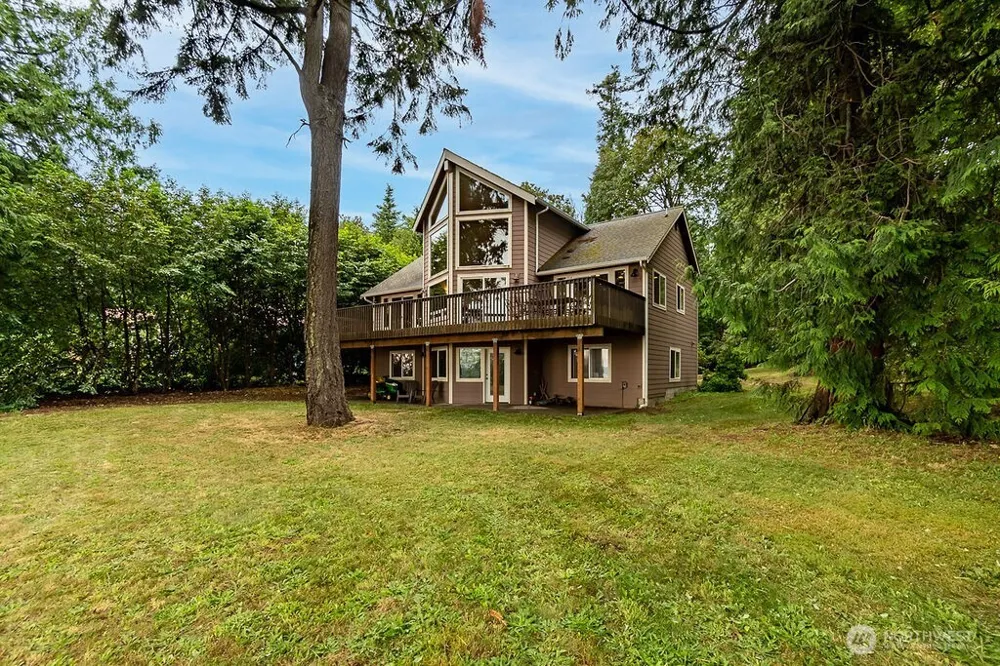 8 W Gedney Way Hat Island, WA 98206