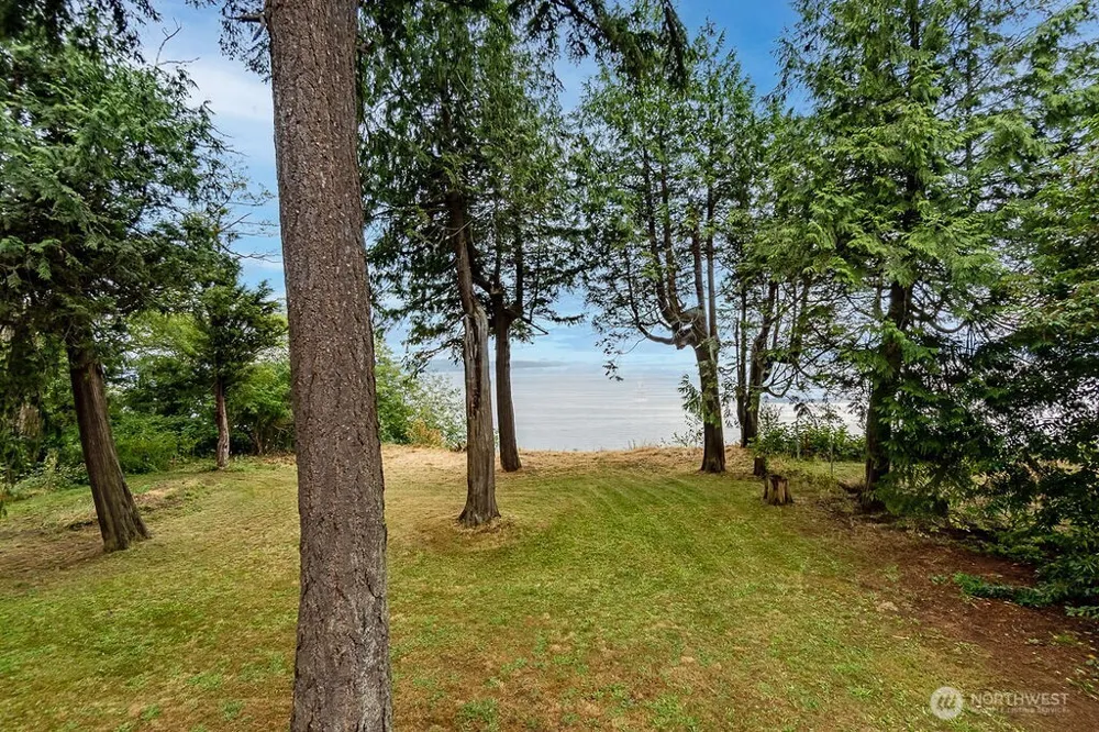 8 W Gedney Way Hat Island, WA 98206