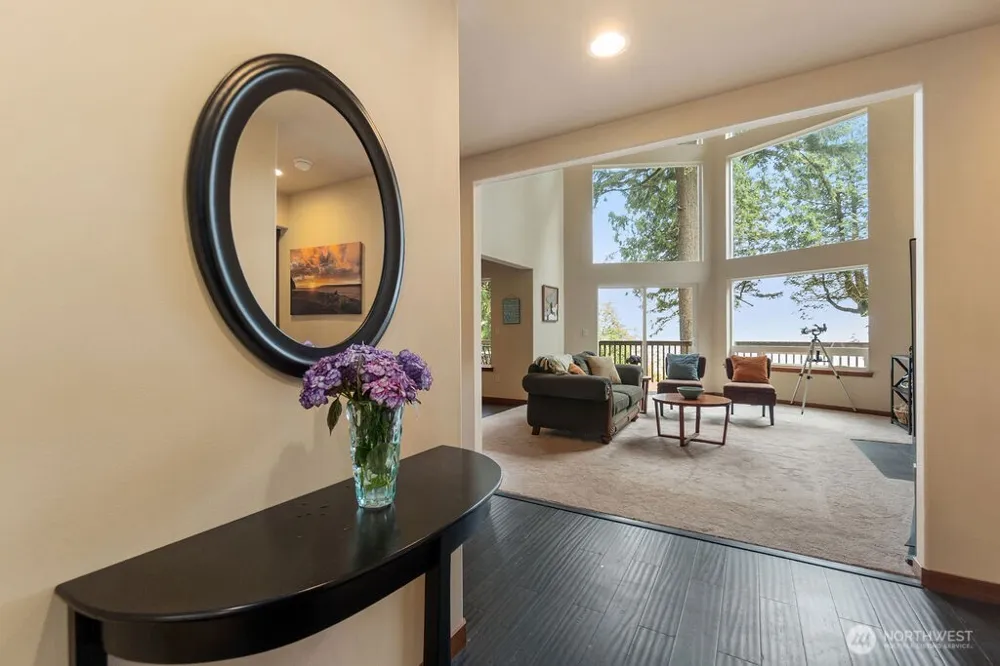 8 W Gedney Way Hat Island, WA 98206
