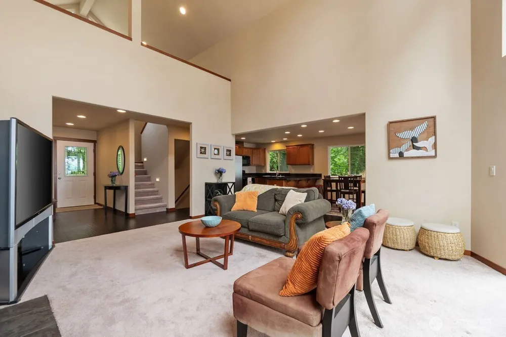 8 W Gedney Way Hat Island, WA 98206