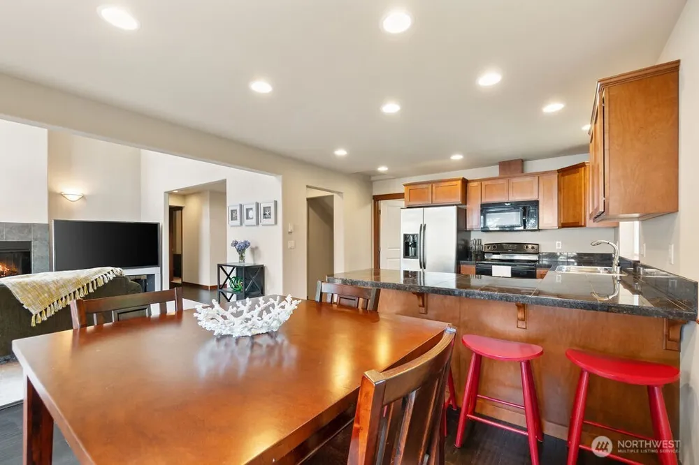 8 W Gedney Way Hat Island, WA 98206