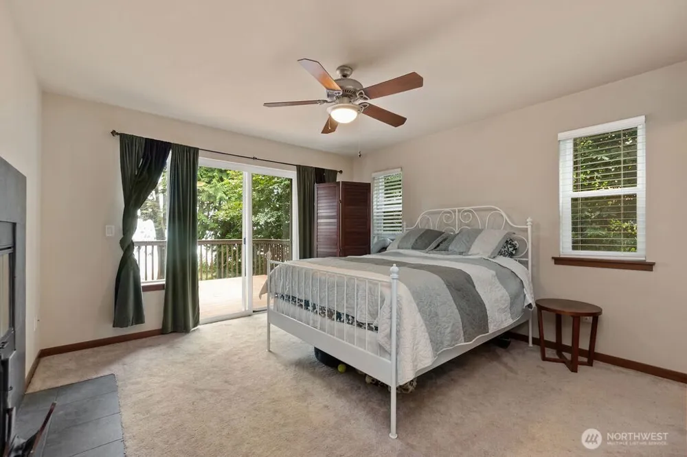 8 W Gedney Way Hat Island, WA 98206