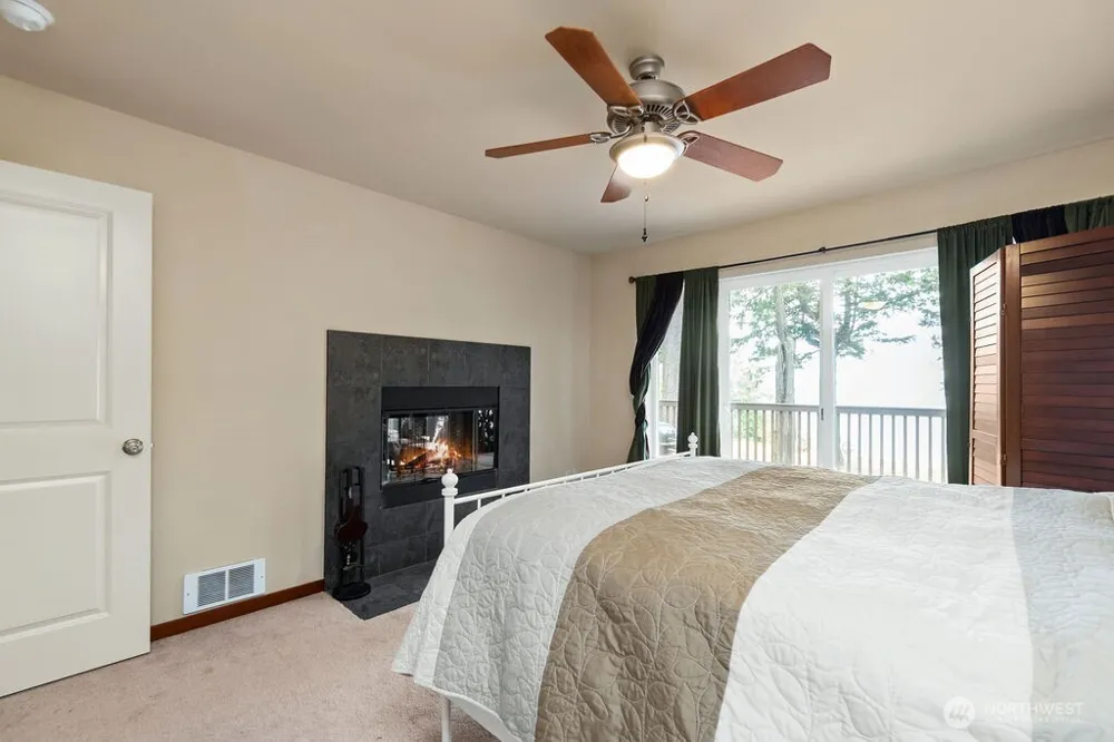8 W Gedney Way Hat Island, WA 98206
