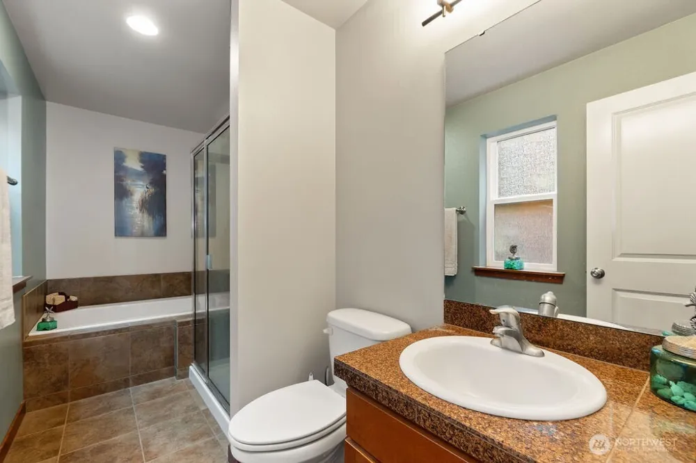 8 W Gedney Way Hat Island, WA 98206
