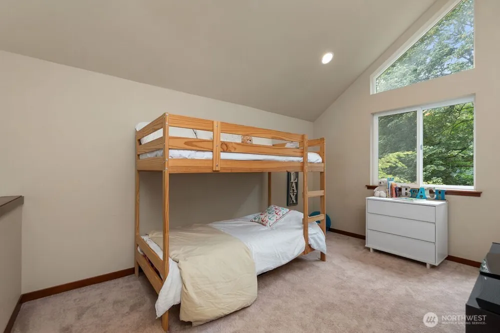 8 W Gedney Way Hat Island, WA 98206